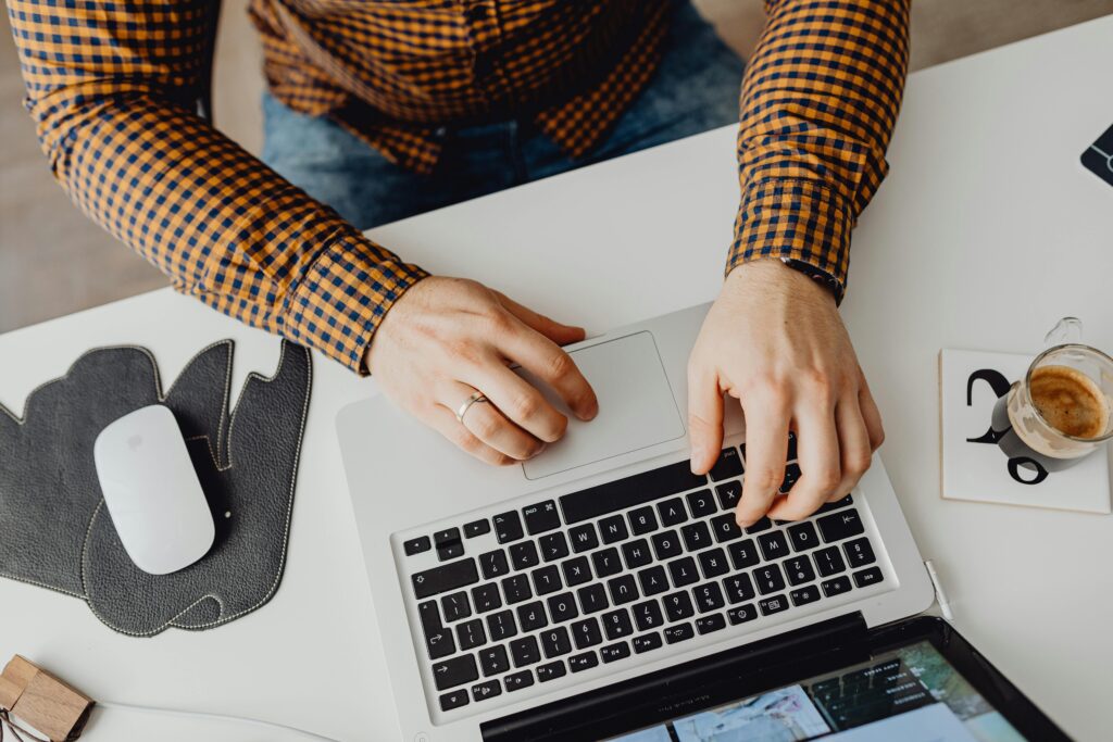 Top Wedding Website Builders | Pros, Cons & Features